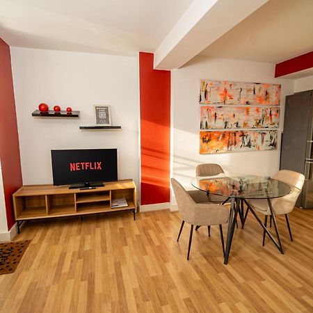 Cozy And Modern 2-Bed Apartment Swansea Exterior foto