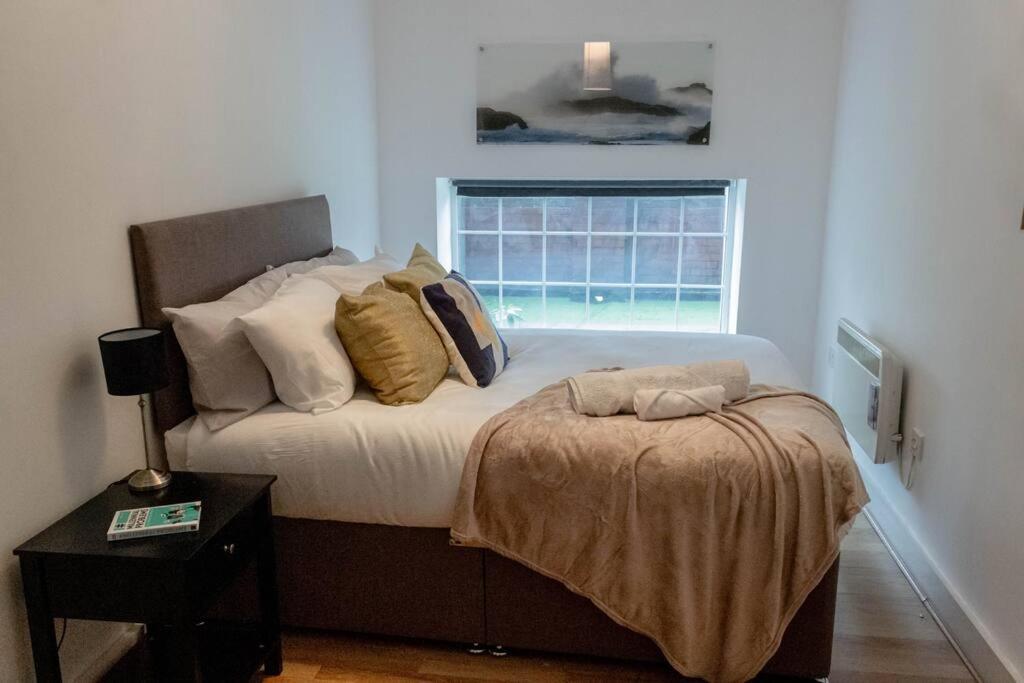 Cozy And Modern 2-Bed Apartment Swansea Exterior foto